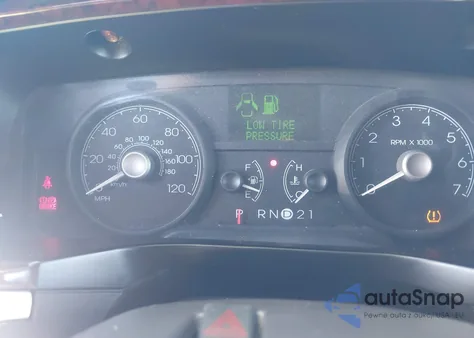 2008 Lincoln Town Car Executive z USA, uszkodzony, nr VIN 2L1FM88W98X635623